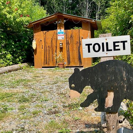 So Damn Lucky Glamping Hotel Ucluelet Eksteriør billede