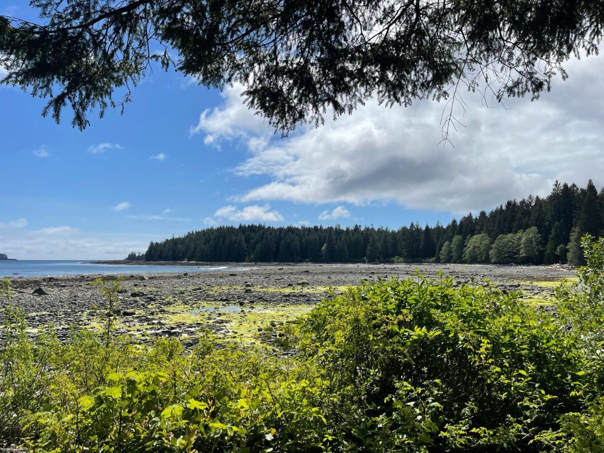 So Damn Lucky Glamping Hotel Ucluelet Eksteriør billede
