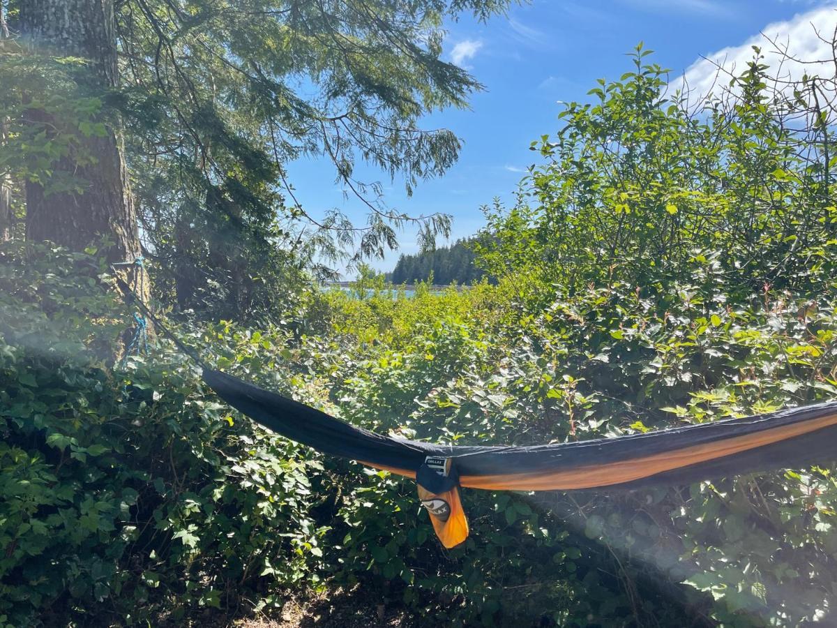 So Damn Lucky Glamping Hotel Ucluelet Eksteriør billede
