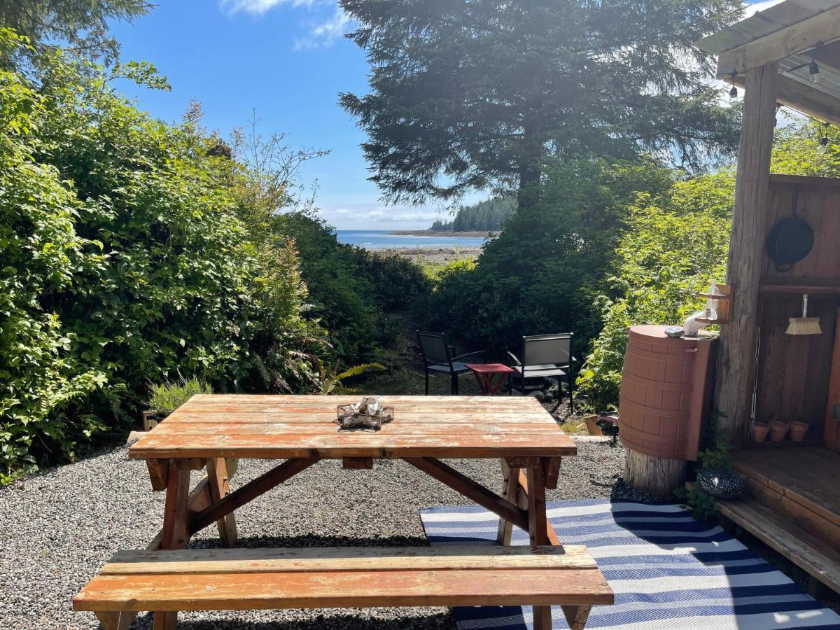 So Damn Lucky Glamping Hotel Ucluelet Eksteriør billede