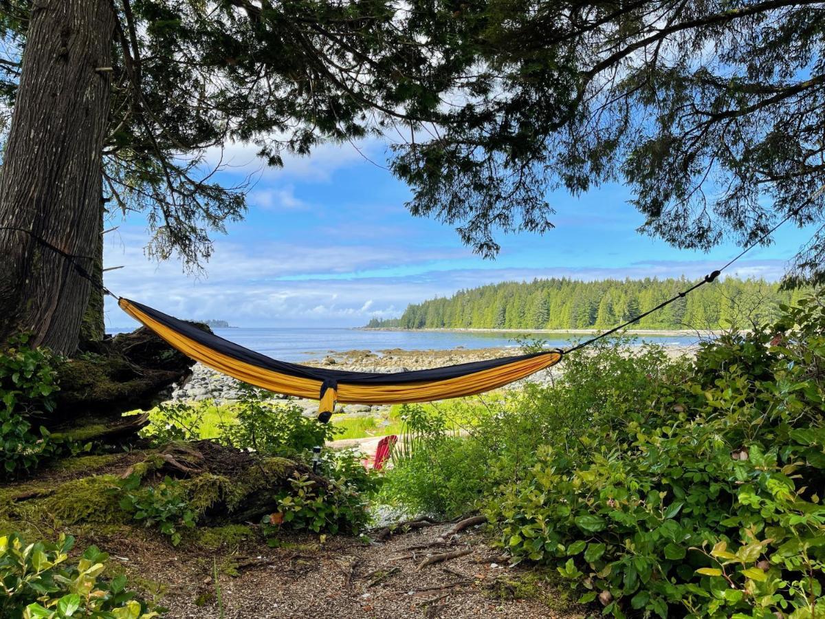 So Damn Lucky Glamping Hotel Ucluelet Eksteriør billede