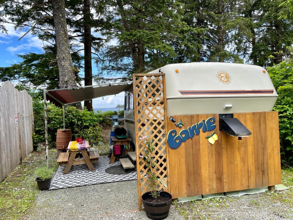 So Damn Lucky Glamping Hotel Ucluelet Eksteriør billede