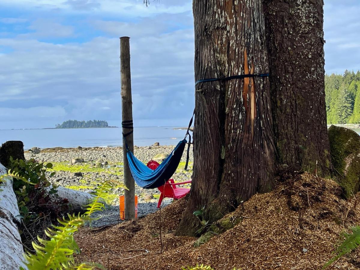 So Damn Lucky Glamping Hotel Ucluelet Eksteriør billede