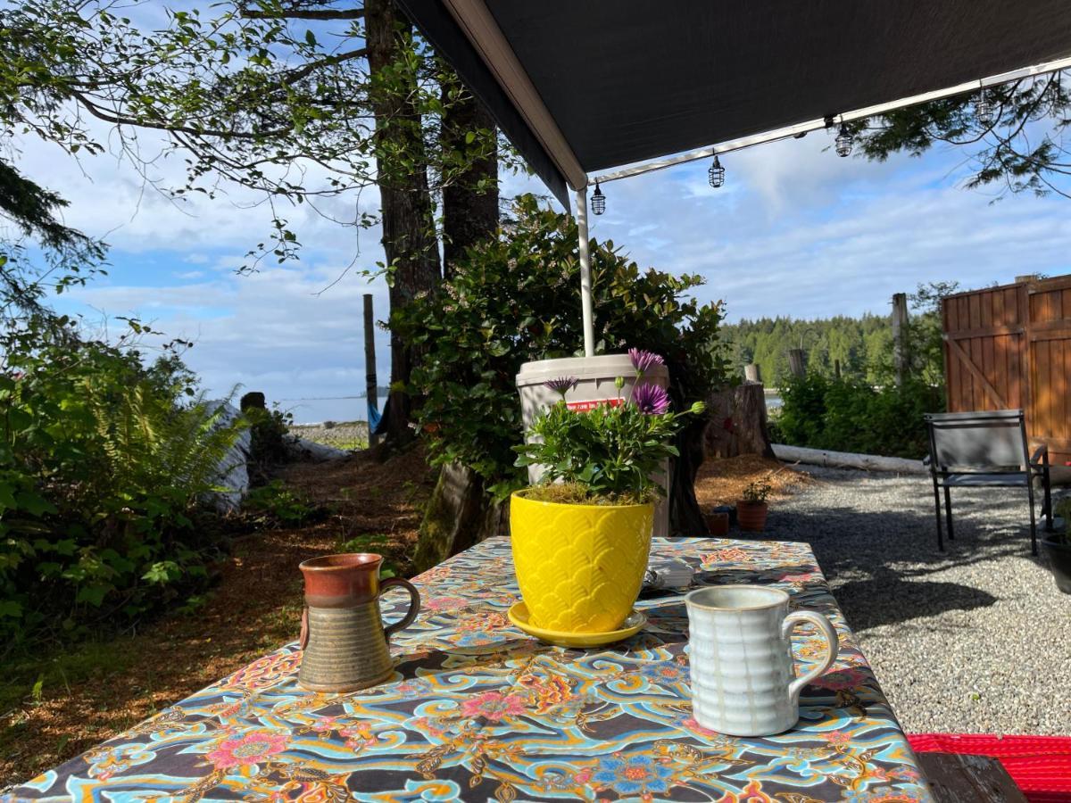 So Damn Lucky Glamping Hotel Ucluelet Eksteriør billede