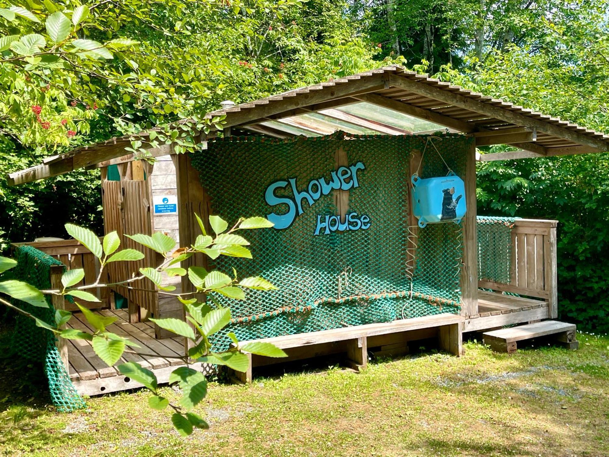 So Damn Lucky Glamping Hotel Ucluelet Eksteriør billede