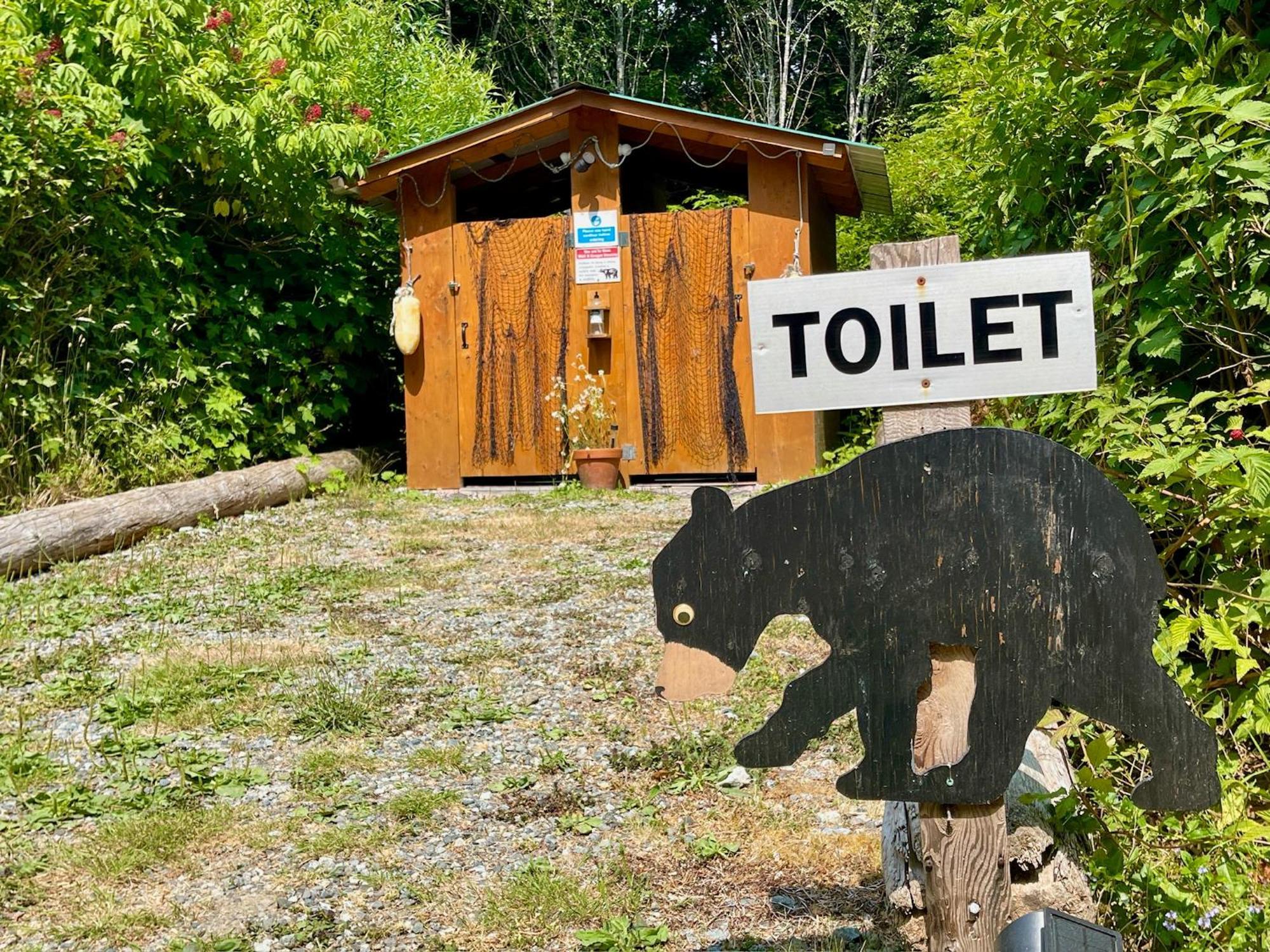 So Damn Lucky Glamping Hotel Ucluelet Eksteriør billede